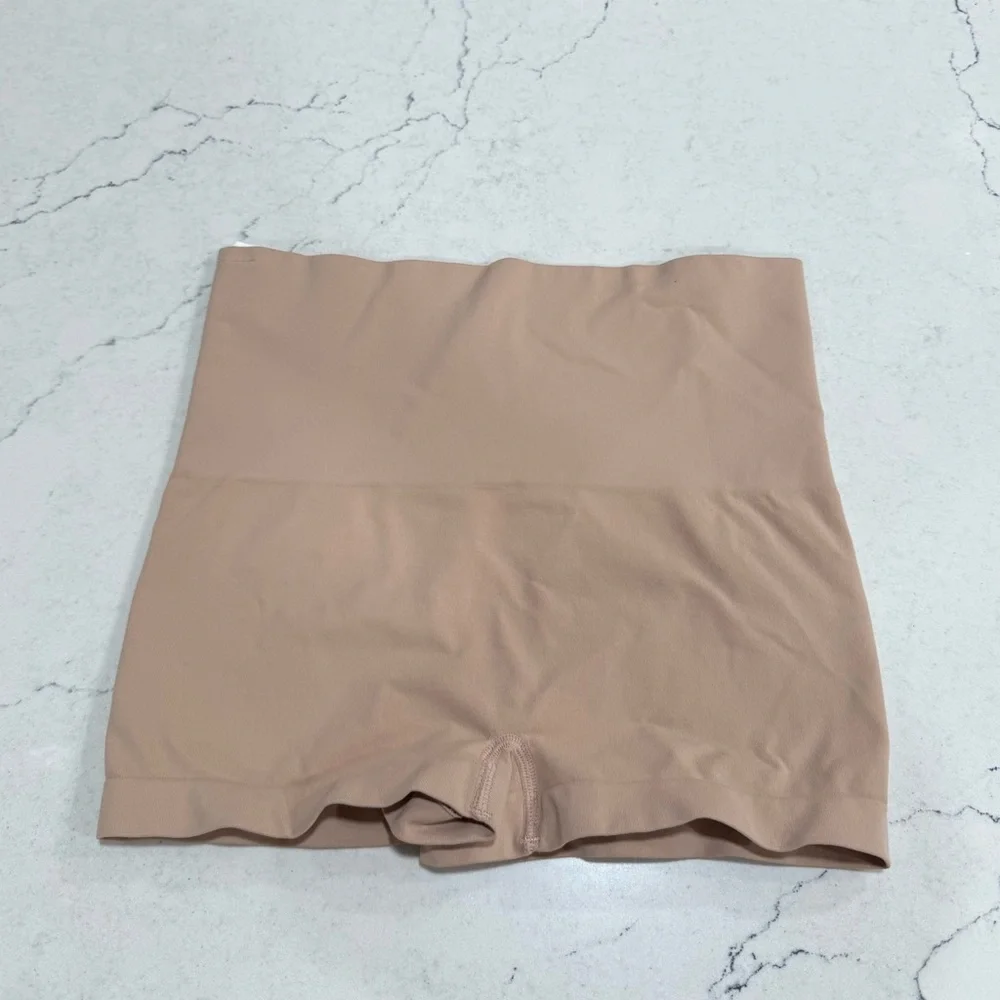 Spanx Ecocare Seamless Slimming Shaping Shorts XL Beige